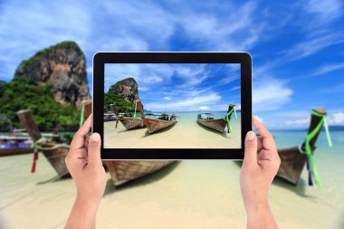 Geleneksel Tay tekne, uzun kuyruk stand Railay beac denizde