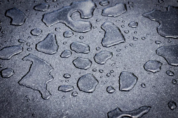 Goccia d'acqua sul pavimento di piastrelle — Foto Stock