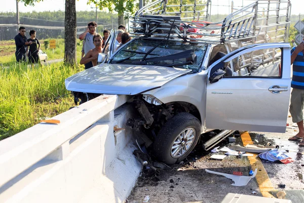 Car accident on the road and crashed into a concrete bridge which causing the driver serious injury. june 27, 2014 in phang nag thailand. — Stock Photo, Image