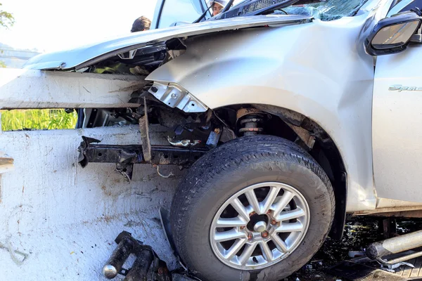 Car accident on the road and crashed into a concrete bridge which causing the driver serious injury. june 27, 2014 in phang nag thailand. — Stock Photo, Image