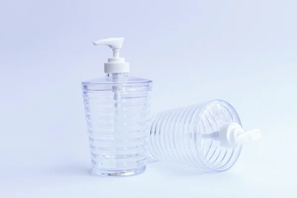 Άδειο πλαστικό μπουκάλι σε λευκό φόντο — Φωτογραφία Αρχείου