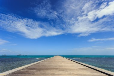 Ahşap köprüye denizin Koh Samui, Tayland