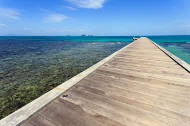 Ahşap köprüye denizin Koh Samui, Tayland