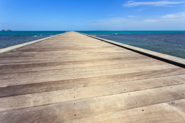 Ahşap köprüye denizin Koh Samui, Tayland
