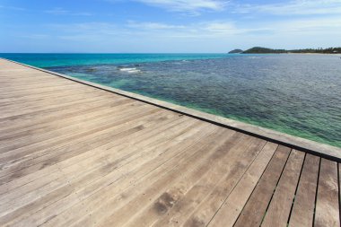 Ahşap köprüye denizin Koh Samui, Tayland
