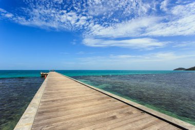 Ahşap köprüye denizin Koh Samui, Tayland