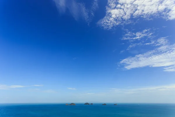 Tropisk hav og blå himmel i Koh Samui, Thailand – stockfoto