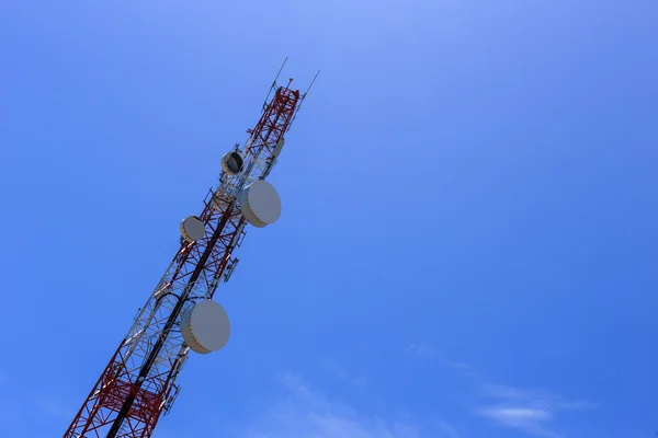 Torre de comunicación — Foto de Stock