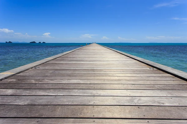 Ahşap köprüye denizin Koh Samui, Tayland