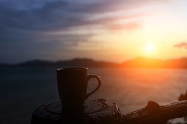 커피 컵과 sutset — 스톡 사진