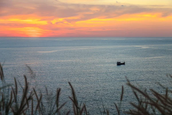 Hermosa puesta de sol en Phuket, Tailandia —  Fotos de Stock