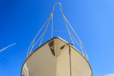 Yıllık bakım ve onarım için karaya lüks yat