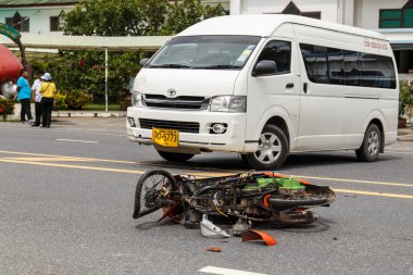 Van ve Motosiklet ile düştü