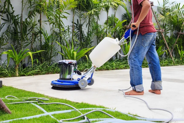 Cleaning floor with machine — Stock Photo, Image