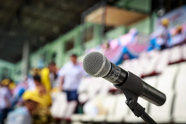 Close up van microfoon in stadion — Stockfoto