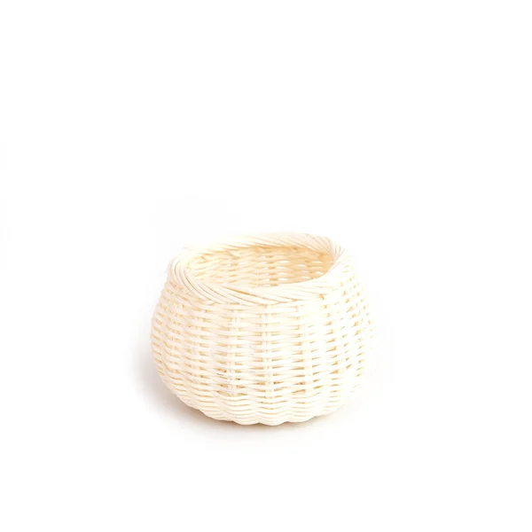 木制篮子手工白色背景上孤立 — 图库照片