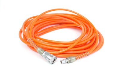 Beyaz arka plan üzerinde izole Hava kompresör hortumu