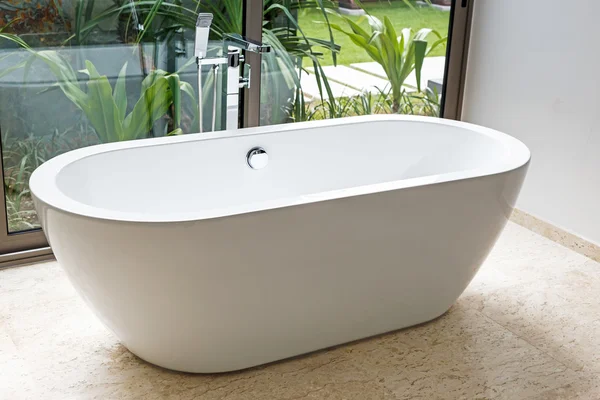 Bathtub in bathroom — Stock Photo, Image