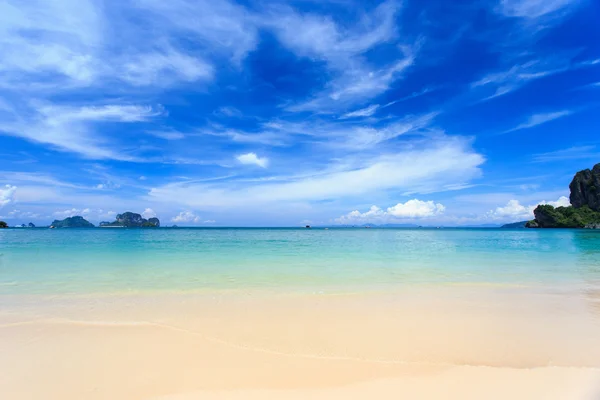 Railay beach, Krabi, Andamanmeri Thaimaa — kuvapankkivalokuva