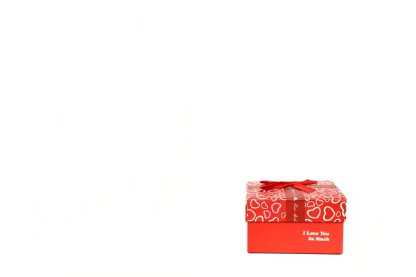 Caixa de presente isolado no fundo branco — Fotografia de Stock