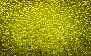 cam zemin üzerine su damlası.