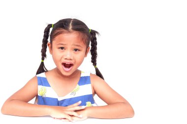 Genç Asyalı kız beyaz arka plan üzerinde izole