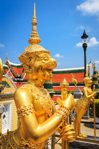 Zlatý úhel na Wat Phra Kaeo — Stock fotografie