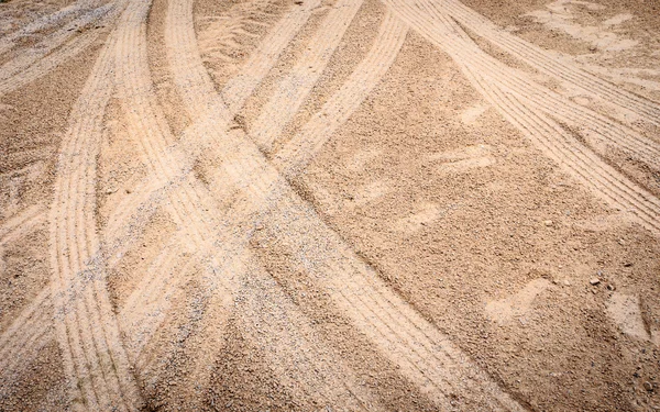 砂の上のタイヤのマーク — ストック写真