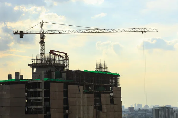 Crane in construction site — Stock Photo, Image