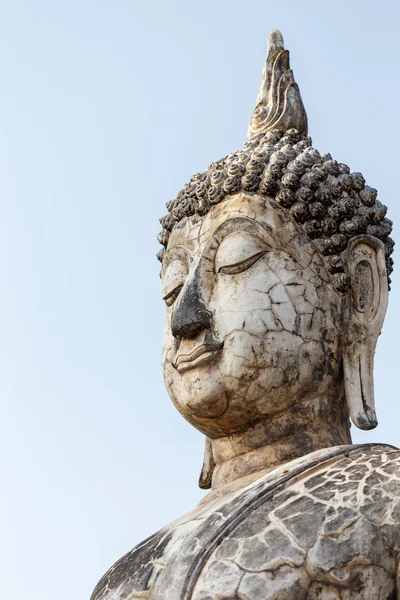 Vecchia statua buddha nel Parco Storico di Sukhothai — Foto Stock