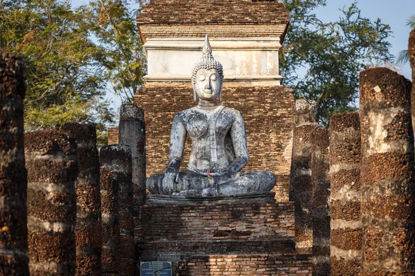 Sukhothai Historical Park eski Buda heykeli — Stok fotoğraf