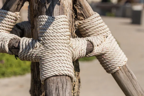 Rope on wooen pole — Stock Photo, Image