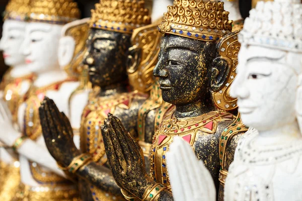 Bouddha sculptures en bois — Photo