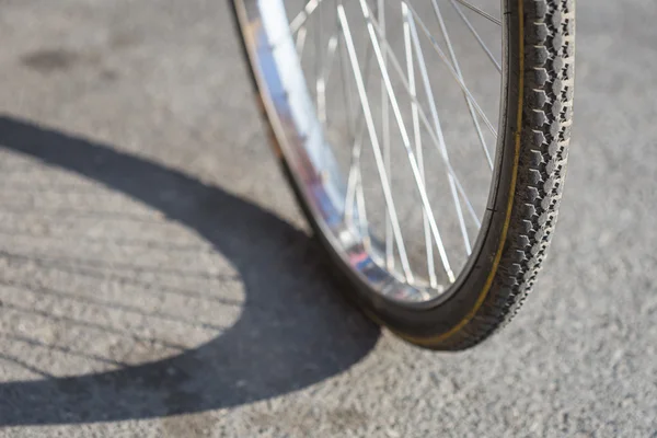 Fechar roda de bicicleta — Fotografia de Stock