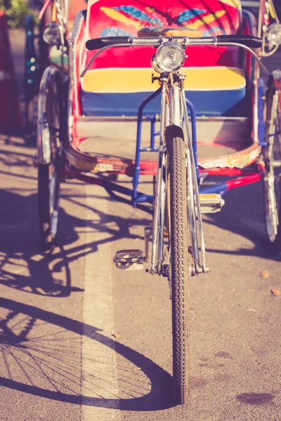 Vintage bicycle outdoor — Stock Photo, Image