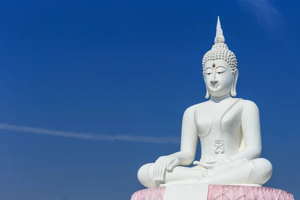 Vit buddha staty — Stockfoto