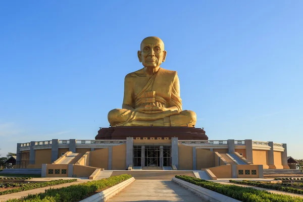 Big golden buddha statue — Stock Photo, Image