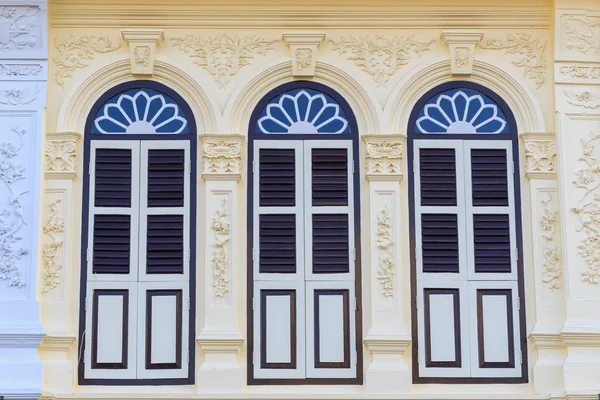 Ventana vintage en estilo chino-portugués —  Fotos de Stock