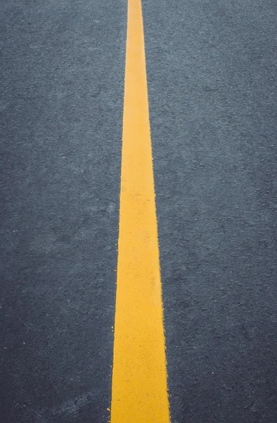Camino de asfalto con franja —  Fotos de Stock
