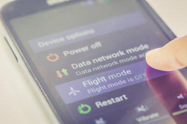 Parmak Uçuş modu düğmesine basın
