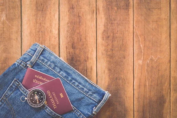 Thailand passport och kompass — Stockfoto