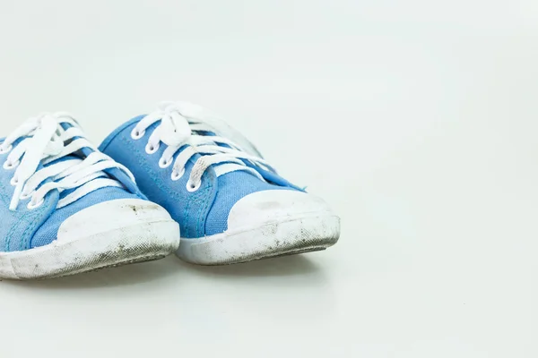 Sucios zapatos de niño — Foto de Stock
