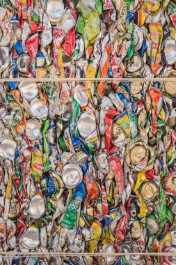 ezilmiş plastik şişe