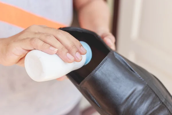 Ayakkabı için toz el koymak — Stok fotoğraf