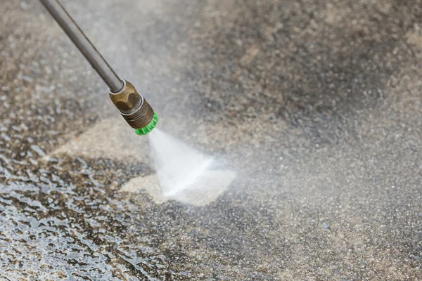 Bodenreinigung mit Wasserstrahl — Stockfoto