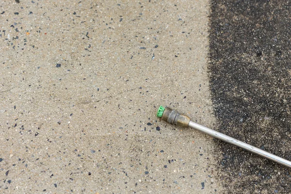 Floor cleaning with water jet — Stock Photo, Image