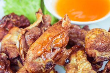 Biber soslu kızarmış tavuk