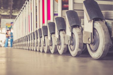 Havaalanı bagaj arabaları