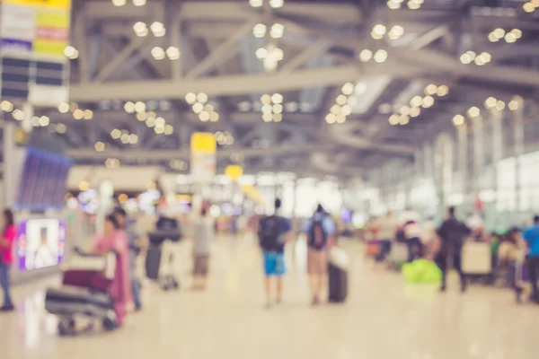 Personas borrosas en el aeropuerto —  Fotos de Stock