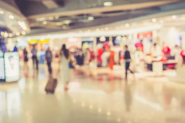 People in shopping mall — Stock Photo, Image